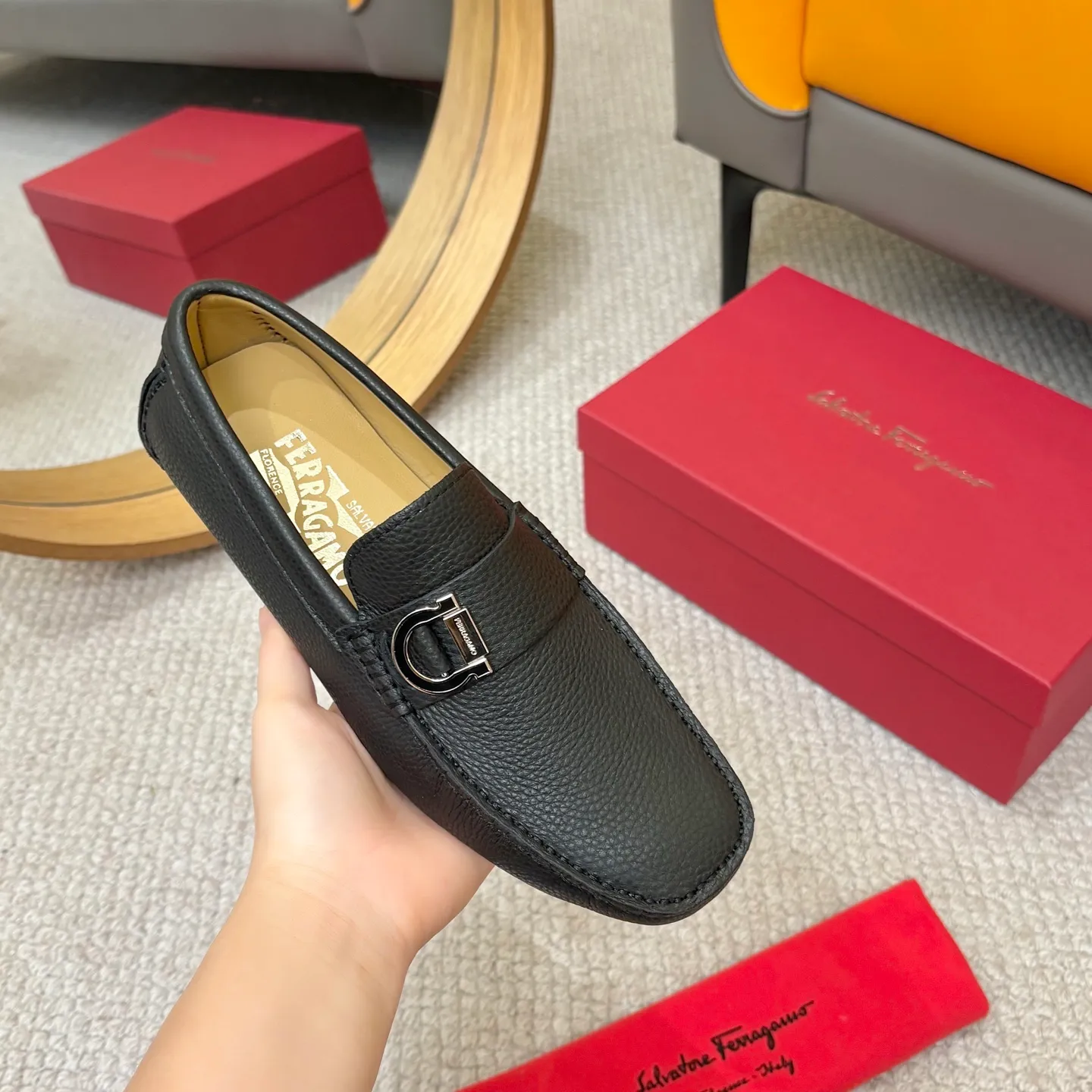 Men's men's shoes 💰420 (Yangli) Ferragamo 〰Ferragamo 2⃣️0⃣️2⃣️5️⃣ New series 👊🏻 Upper 🇮🇹 Italian imported calfskin, original outsole molding. Water-dyed sheepskin lining. The identity of every successful man is set off, and the upper and lower shoes are elegant and stable🚶🏻🚶🏻The high-end custom counter original replica is an eternal classic🔍️Number of codes: 38-46 with counter packaging